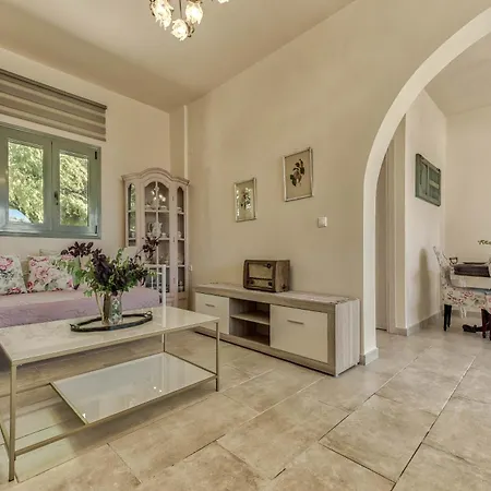 Granny's Vakantiehuis Kalamákion